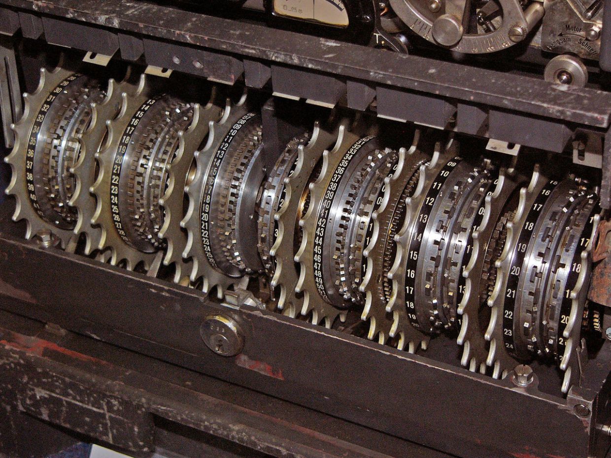 A series of cogs and wheels that show different numbers