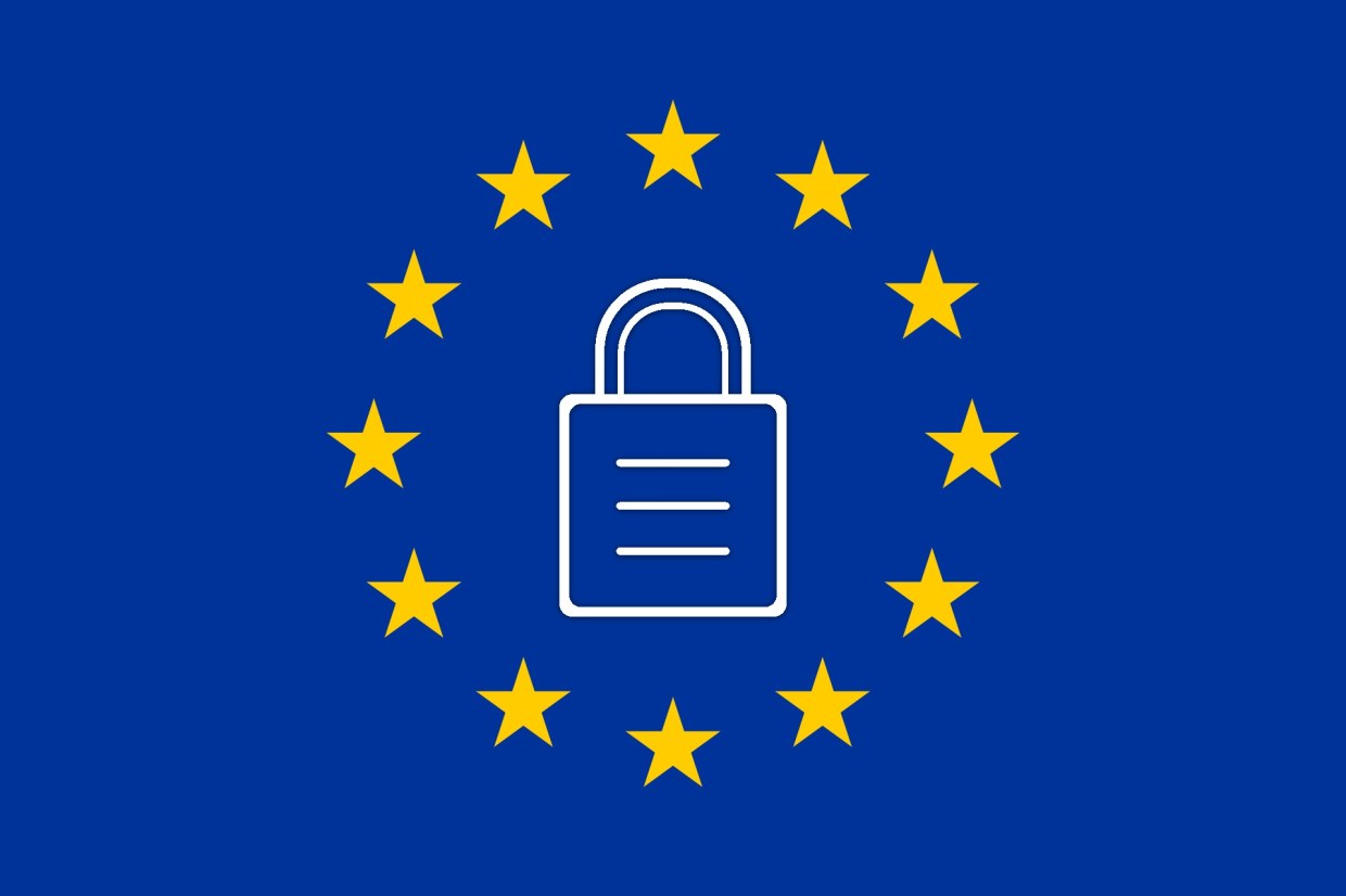 [IMAGE] The EU flag with a padlock inside the circle of yellow stars